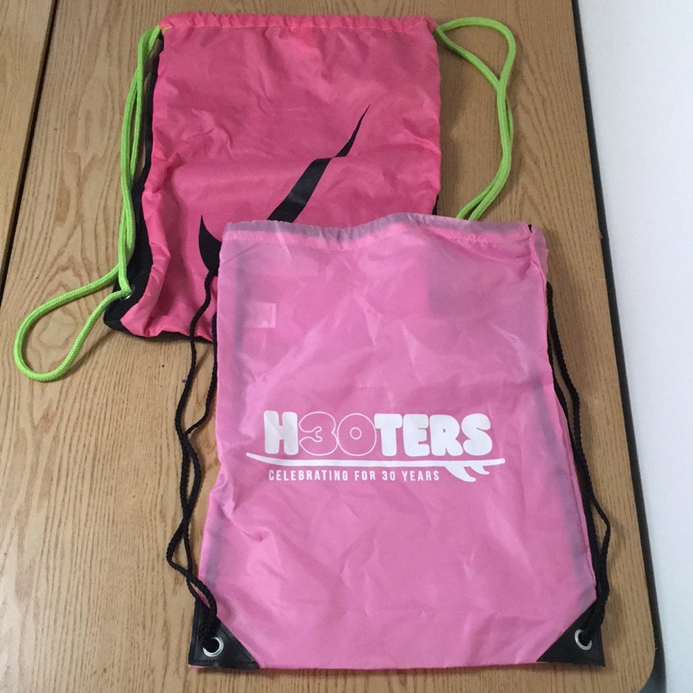 Bundle of 2 Vintage Nike Just Do It & Hooters Bags/Backpacks Great for Traveling